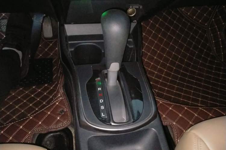 Used Honda Greiz 2016 1.5L CVT Classic Edition Gear Lever