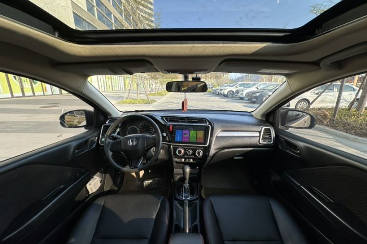 Used Honda Greiz 2016 1.5L CVT Fashion Edition Interior 1