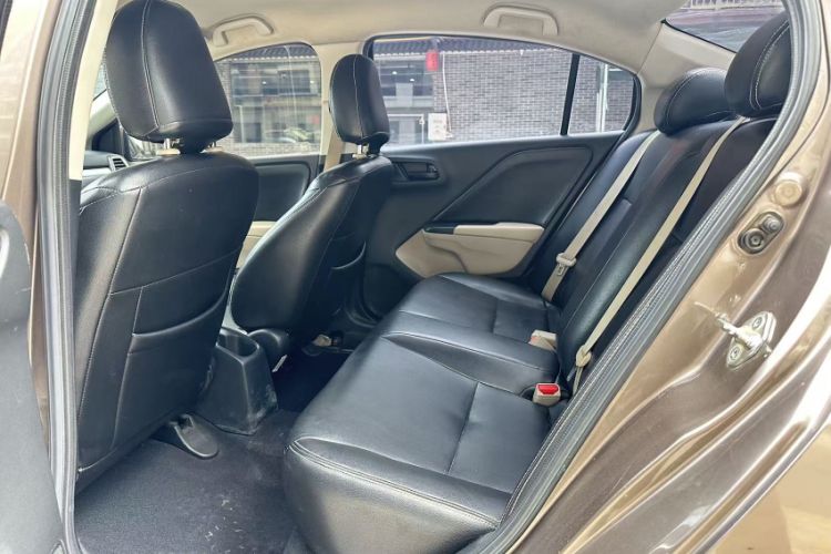 Used Honda Greiz 2016 1.5L CVT Comfort Version Interior 2