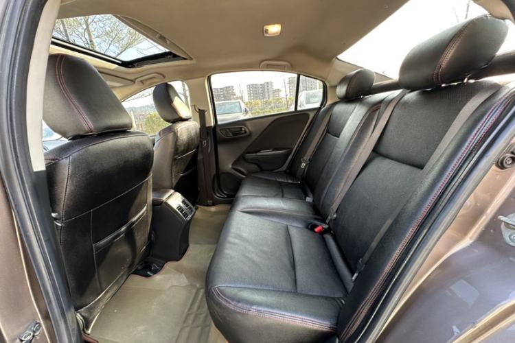 Used Honda Greiz 2016 1.5L CVT Fashion Edition Interior 3
