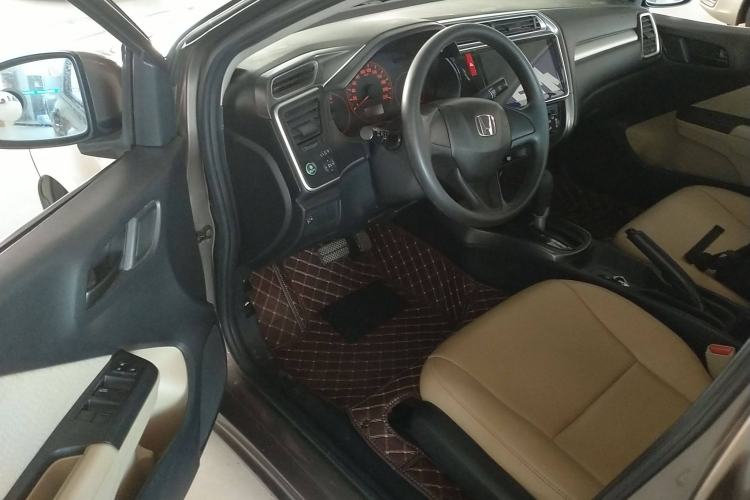 Used Honda Greiz 2016 1.5L CVT Classic Edition Interior 3