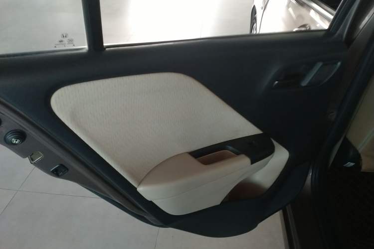 Used Honda Greiz 2016 1.5L CVT Classic Edition Interior 8