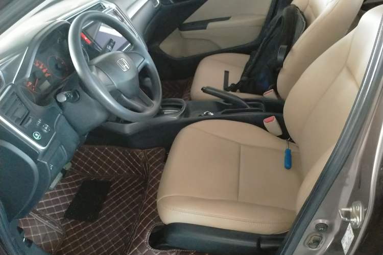 Used Honda Greiz 2016 1.5L CVT Classic Edition Left Front Seat
