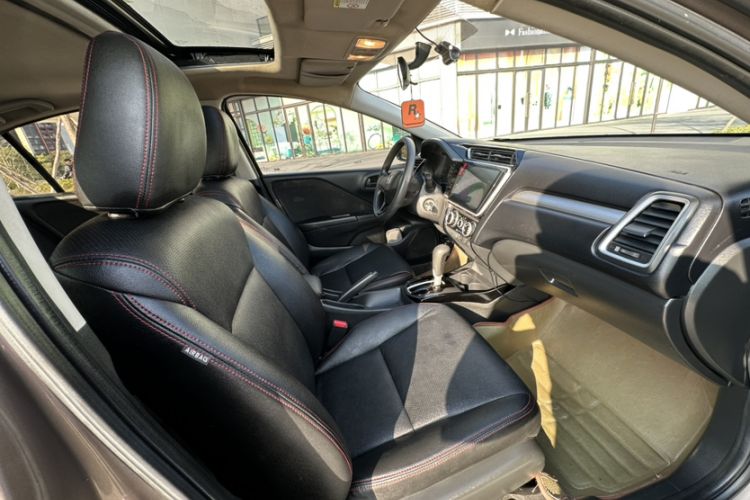 Used Honda Greiz 2016 1.5L CVT Fashion Edition Right Front Seat