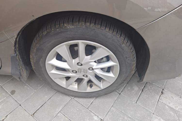 Used Honda Greiz 2016 1.5L CVT Fashion Edition Right Front Wheel Hub