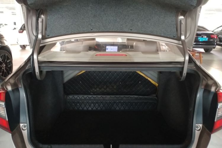 Used Honda Greiz 2016 1.5L CVT Classic Edition Trunk