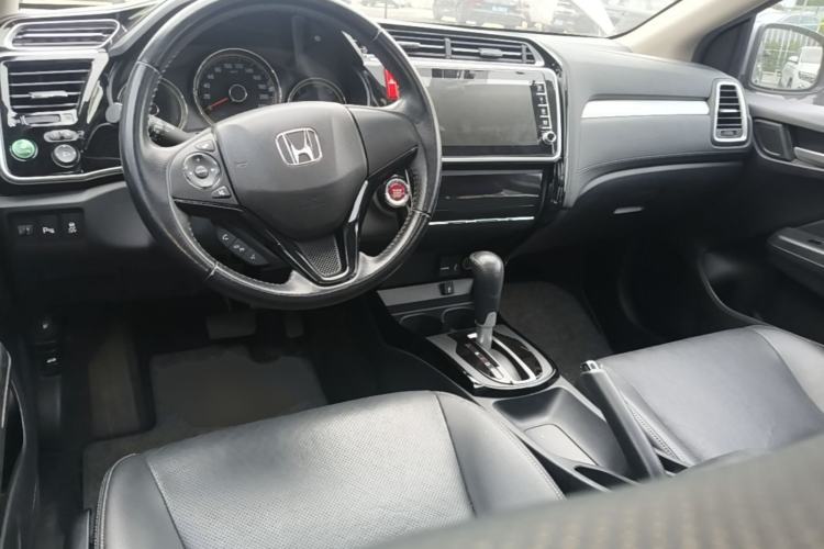 Used Honda Greiz 2016 1.5L CVT Luxury Edition Center Console