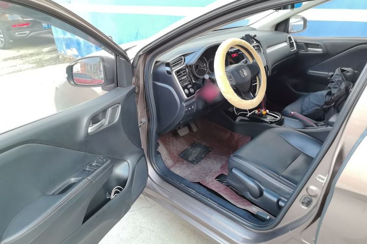 Used Honda Greiz 2016 1.5L CVT Luxury Edition Driver Seat