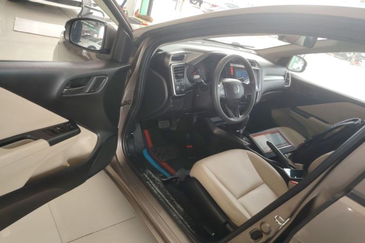 Used Honda Greiz 2016 1.5L CVT Classic Edition Driver Seat