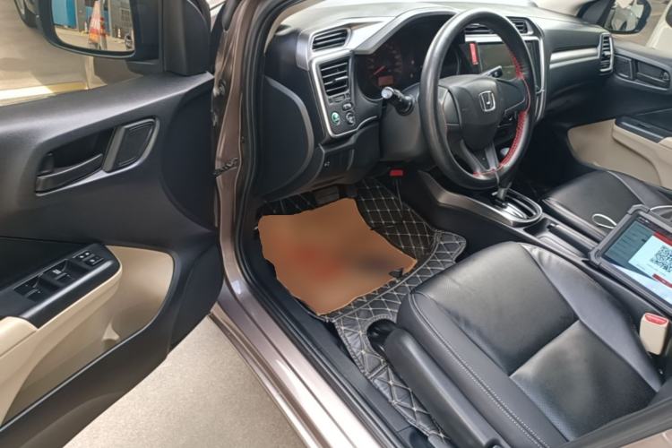 Used Honda Greiz 2016 1.5L CVT Classic Edition Driver Seat