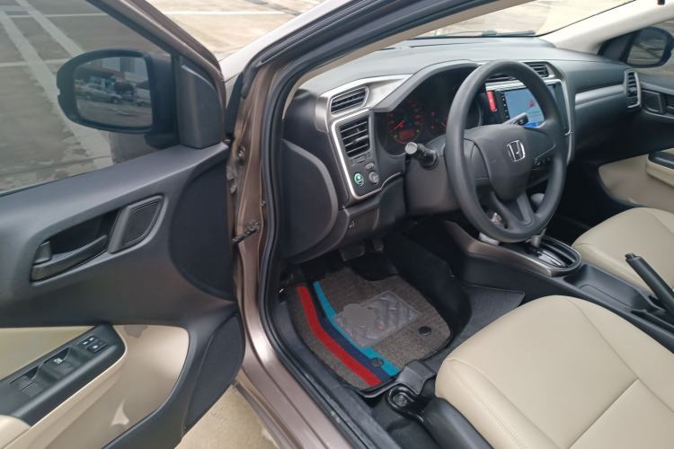 Used Honda Greiz 2016 1.5L CVT Classic Edition Driver Seat