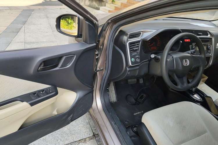 Used Honda Greiz 2016 1.5L CVT Classic Edition Driver Seat