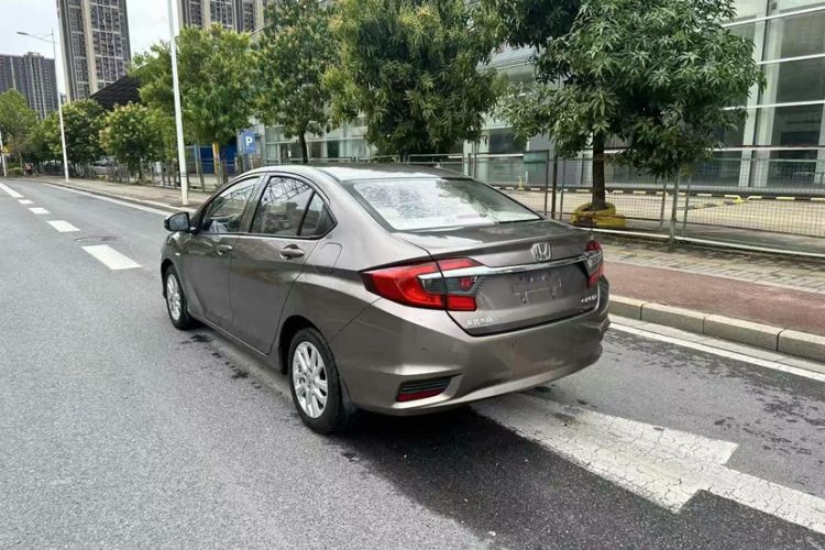 Used Honda Greiz 2016 1.5L CVT Classic Edition Exterior 4