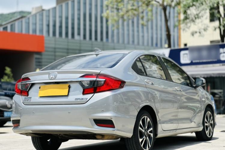 Used Honda Greiz 2016 1.5L CVT Luxury Edition Exterior 9