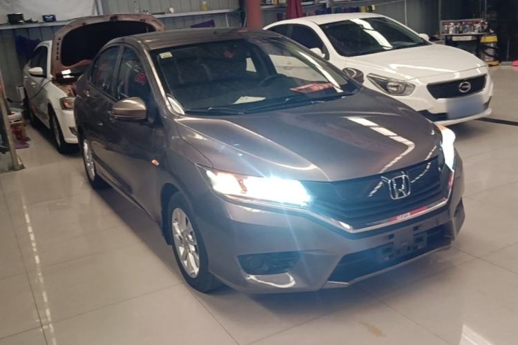 Used Honda Greiz 2016 1.5L Manual Classic Edition Front Right 45 Deg
