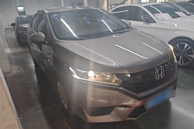 Used Honda Greiz 2016 1.5L CVT Classic Edition Front Right 45 Deg