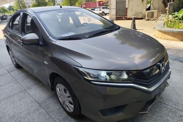 Used Honda Greiz 2016 1.5L CVT Classic Edition Front Right 45 Deg