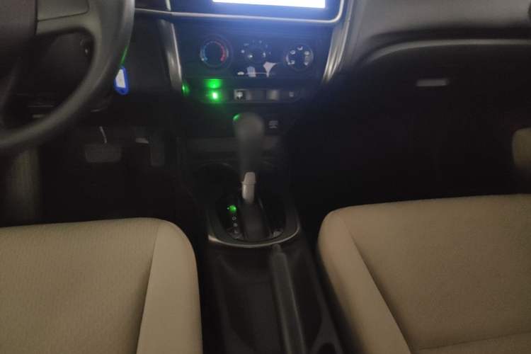 Used Honda Greiz 2016 1.5L CVT Classic Edition Gear Lever