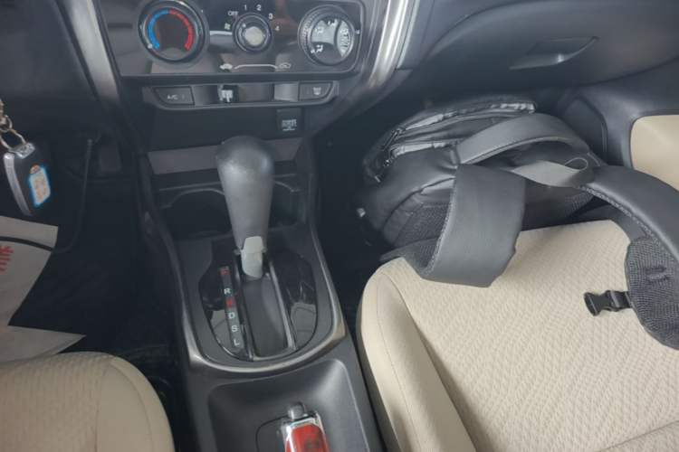 Used Honda Greiz 2016 1.5L CVT Classic Edition Gear Lever