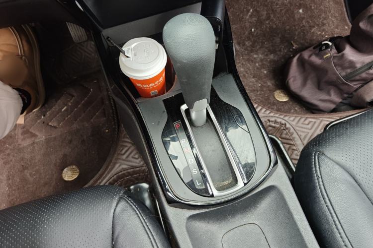 Used Honda Greiz 2016 1.5L CVT Fashion Edition Gear Lever