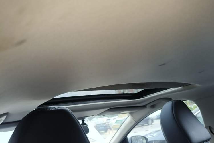 Used Honda Greiz 2016 1.5L CVT Luxury Edition Headliner