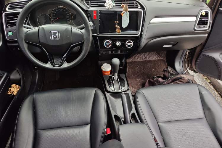 Used Honda Greiz 2016 1.5L CVT Fashion Edition Interior 2
