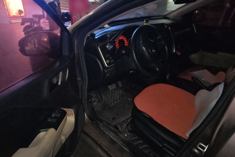 Used Honda Greiz 2016 1.5L CVT Classic Edition Interior 3