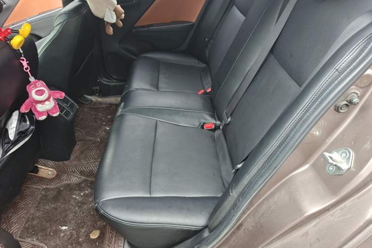 Used Honda Greiz 2016 1.5L CVT Fashion Edition Interior 4