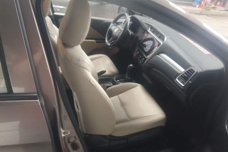 Used Honda Greiz 2016 1.5L CVT Classic Edition Interior 6