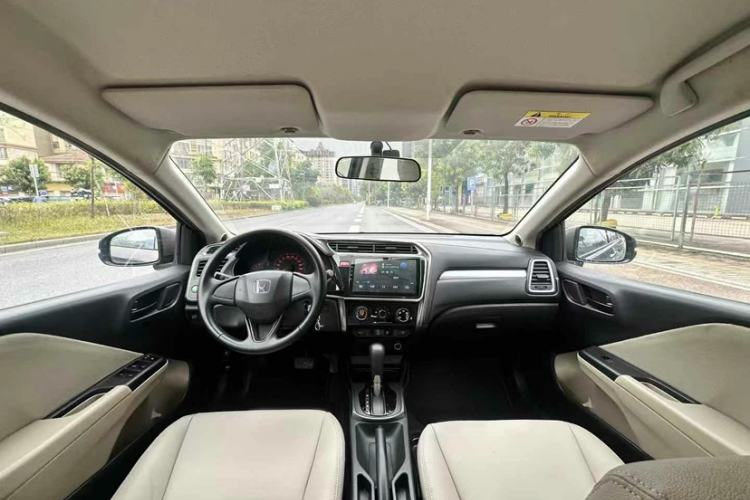 Used Honda Greiz 2016 1.5L CVT Classic Edition Interior 9