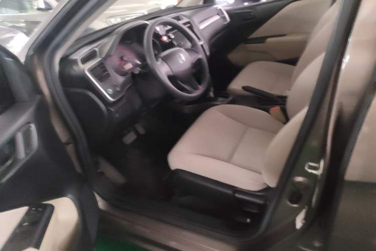 Used Honda Greiz 2016 1.5L CVT Classic Edition Left Front Seat