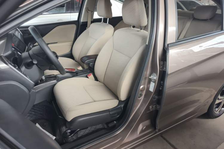 Used Honda Greiz 2016 1.5L CVT Classic Edition Left Front Seat