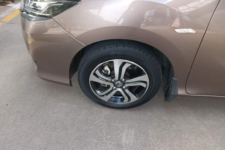Used Honda Greiz 2016 1.5L CVT Classic Edition Left Front Wheel Hub