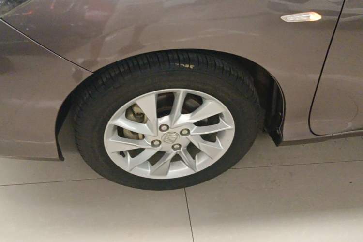 Used Honda Greiz 2016 1.5L Manual Classic Edition Left Front Wheel Hub
