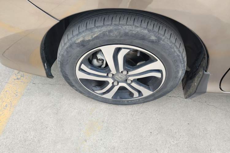 Used Honda Greiz 2016 1.5L CVT Classic Edition Left Front Wheel Hub