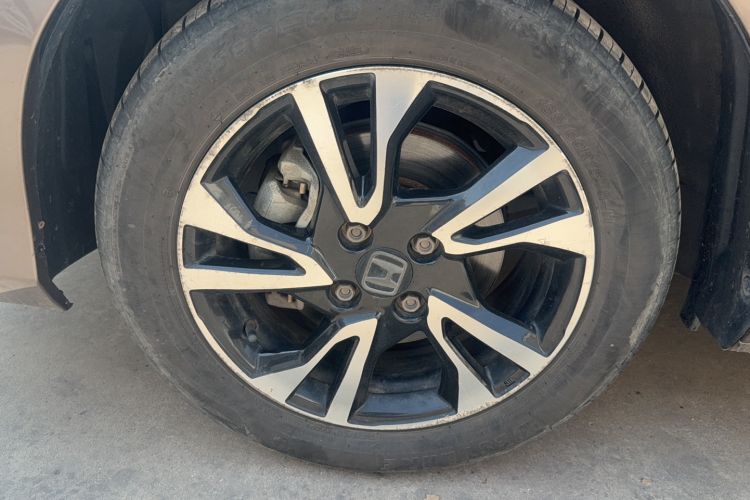 Used Honda Greiz 2016 1.5L Manual Classic Edition Left Front Wheel Hub
