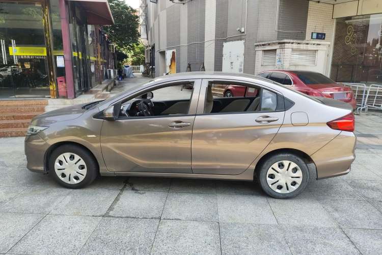 Used Honda Greiz 2016 1.5L CVT Classic Edition Left Side