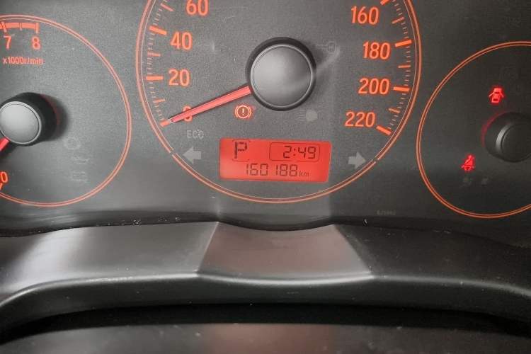 Used Honda Greiz 2016 1.5L CVT Comfort Version Odometer Close Up