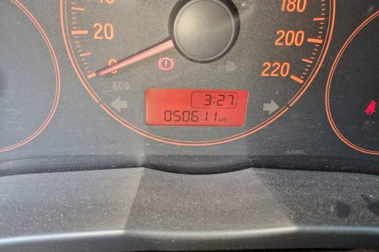 Used Honda Greiz 2016 1.5L Manual Classic Edition Odometer Close Up
