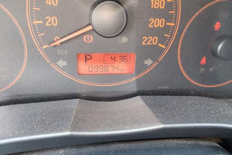 Used Honda Greiz 2016 1.5L CVT Classic Edition Odometer Close Up