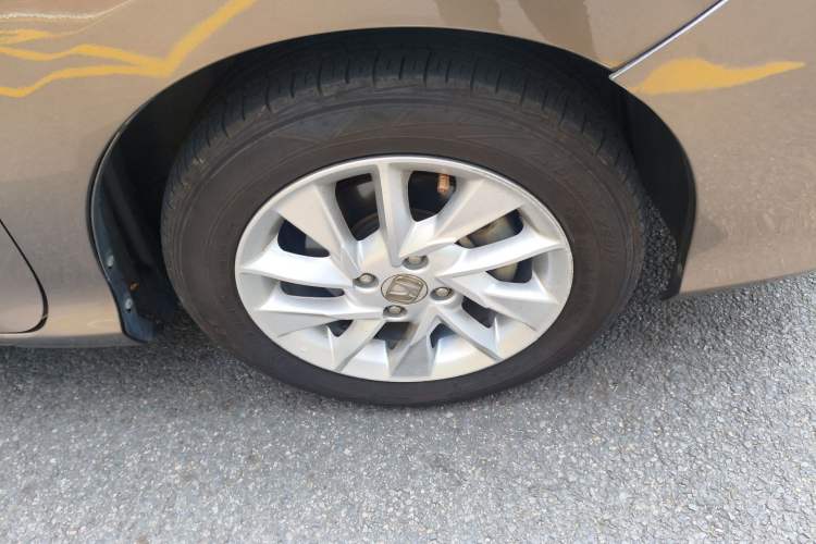 Used Honda Greiz 2016 1.5L CVT Fashion Edition Right Front Wheel Hub