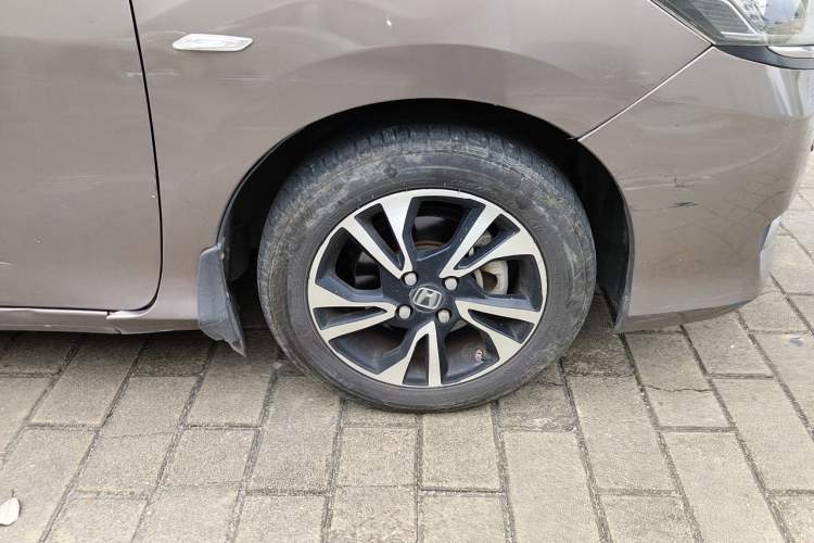 Used Honda Greiz 2016 1.5L CVT Classic Edition Right Front Wheel Hub