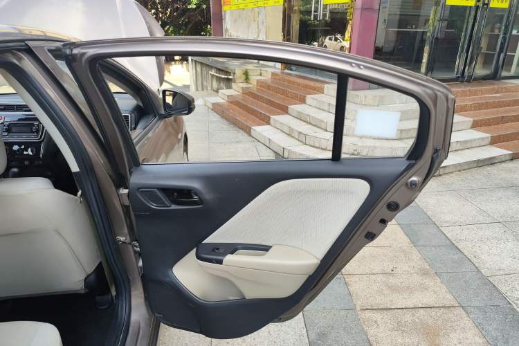 Used Honda Greiz 2016 1.5L CVT Classic Edition Right Rear Door Interior