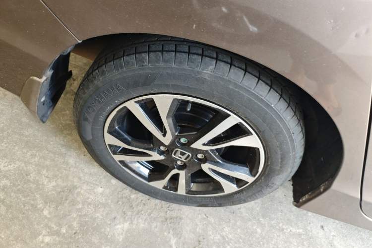 Used Honda Greiz 2016 1.5L CVT Classic Edition Right Rear Wheel Hub