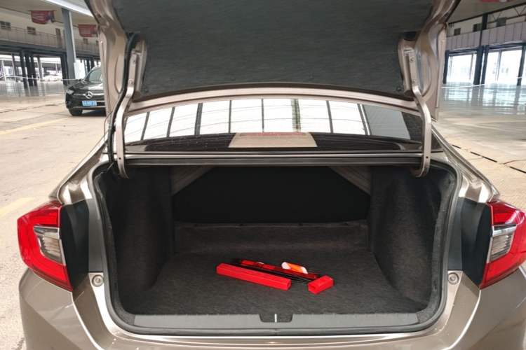 Used Honda Greiz 2016 1.5L CVT Classic Edition Trunk