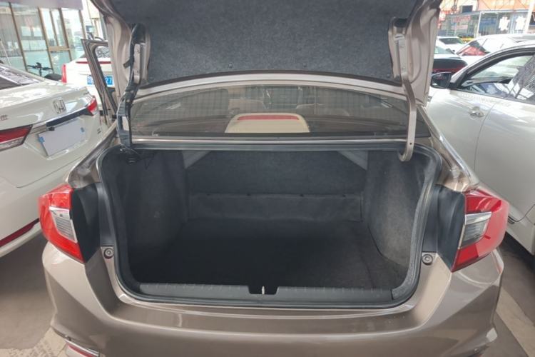 Used Honda Greiz 2016 1.5L CVT Classic Edition Trunk
