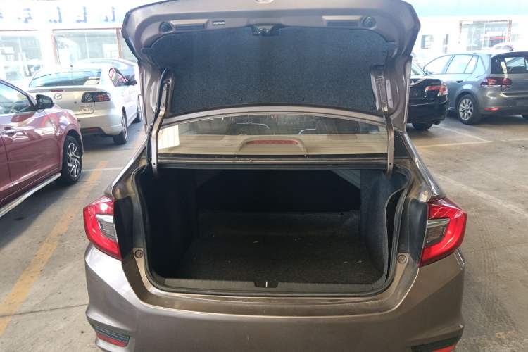 Used Honda Greiz 2016 1.5L CVT Classic Edition Trunk