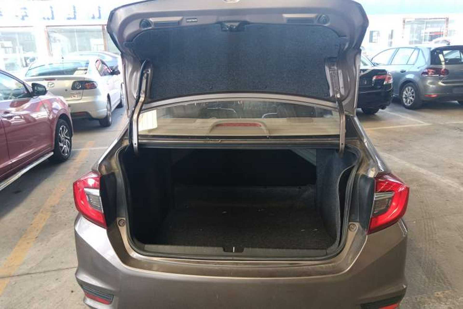 Used Honda Greiz 2016 1.5L CVT Classic Edition Trunk