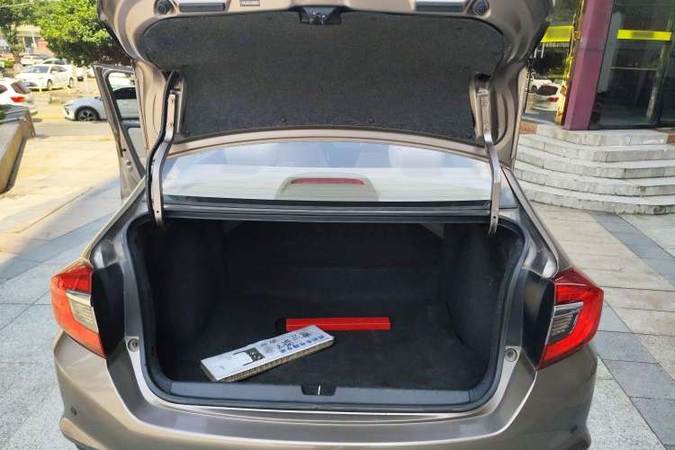 Used Honda Greiz 2016 1.5L CVT Classic Edition Trunk