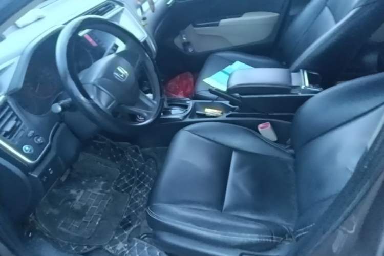 Used Honda Greiz 2016 1.5L CVT Classic Edition Left Front Seat